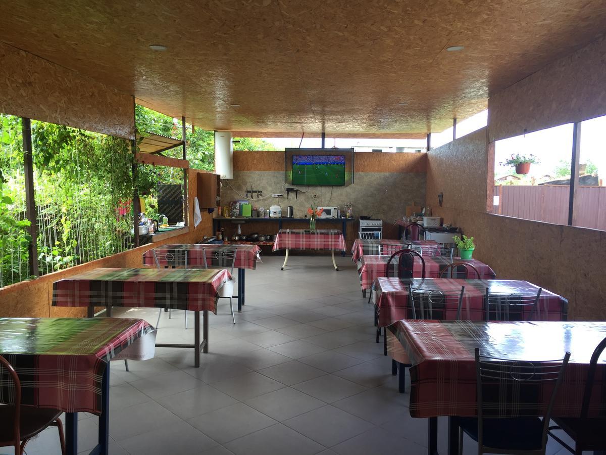 Dionisy Guest House Pizunda Exterior photo